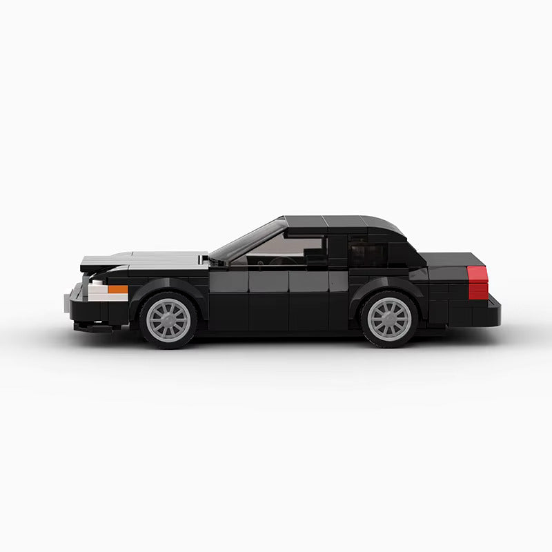 ford-crown-victoria-906540