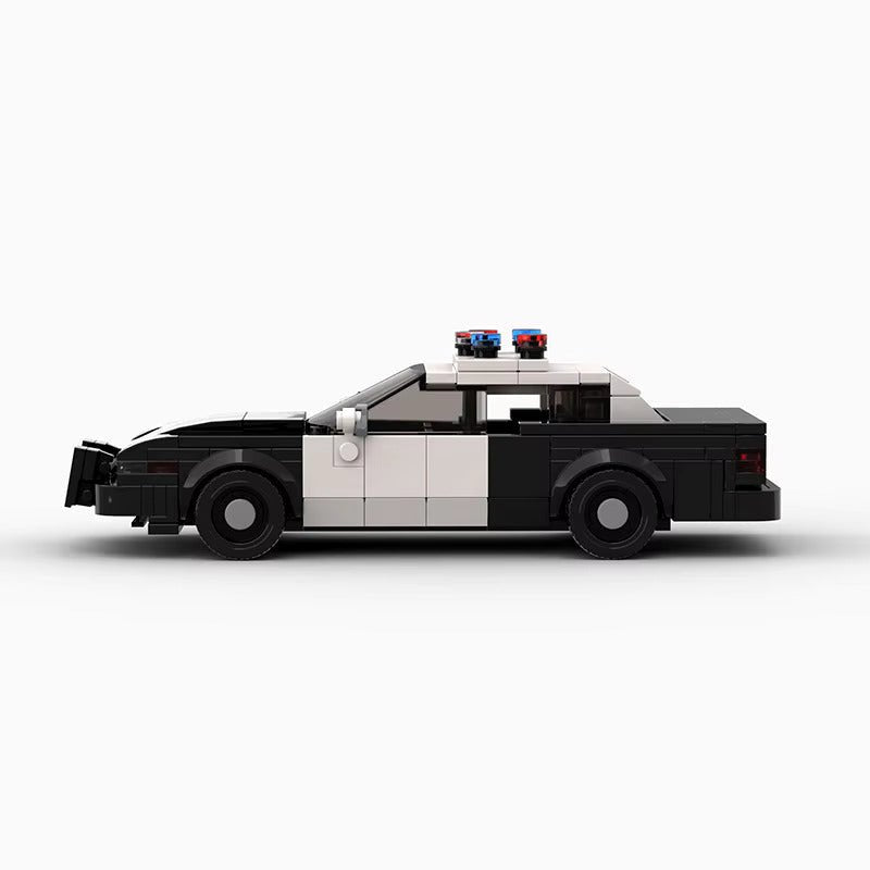 ford-crown-victoria-police-571093