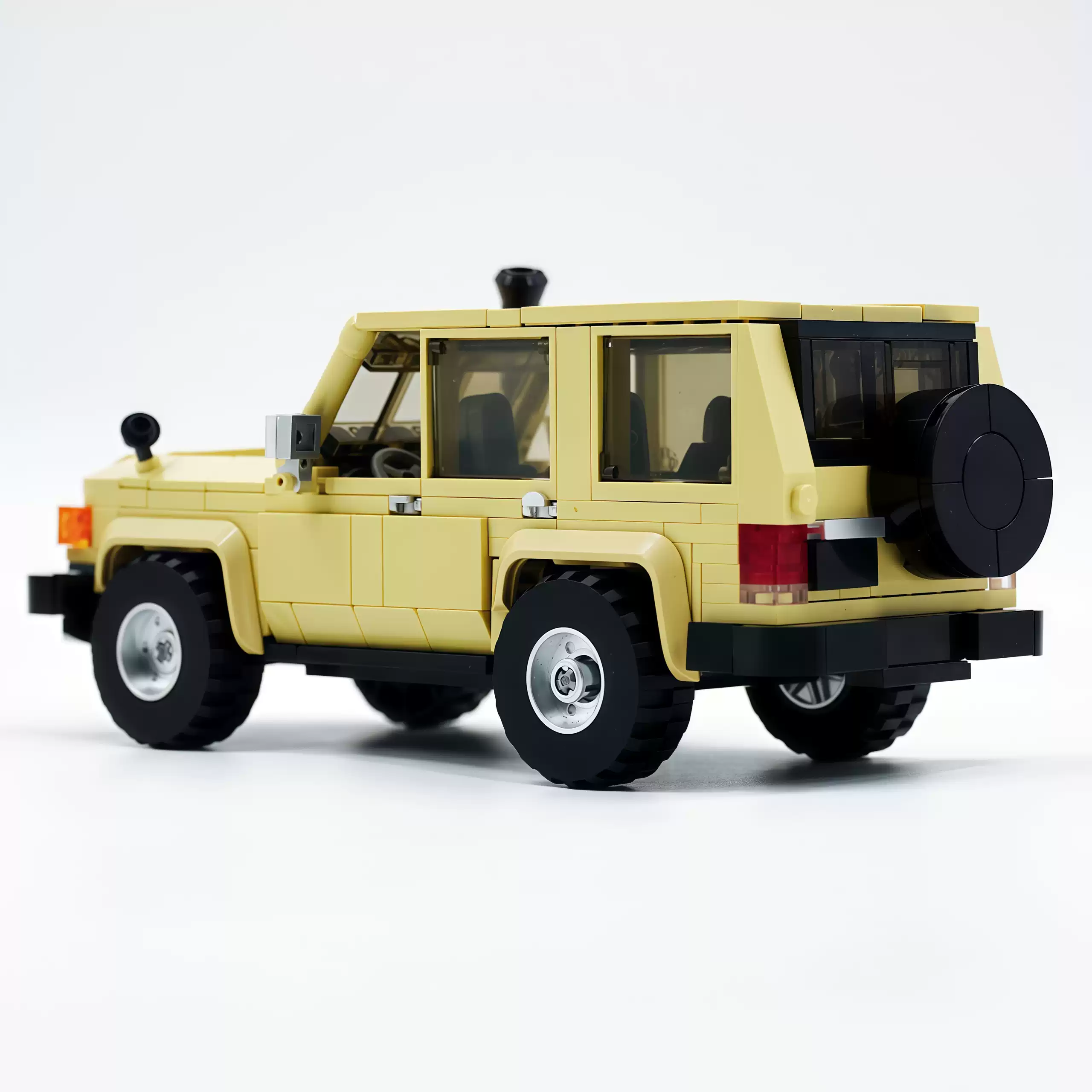 Toyota Land Cruiser off - road vehicle container building block toy model. - Image 3